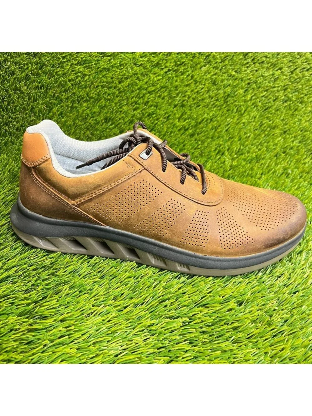 Johnston & Murphy Activate U-Throat Mens Size 9.5M Brown Casual Dress Shoes